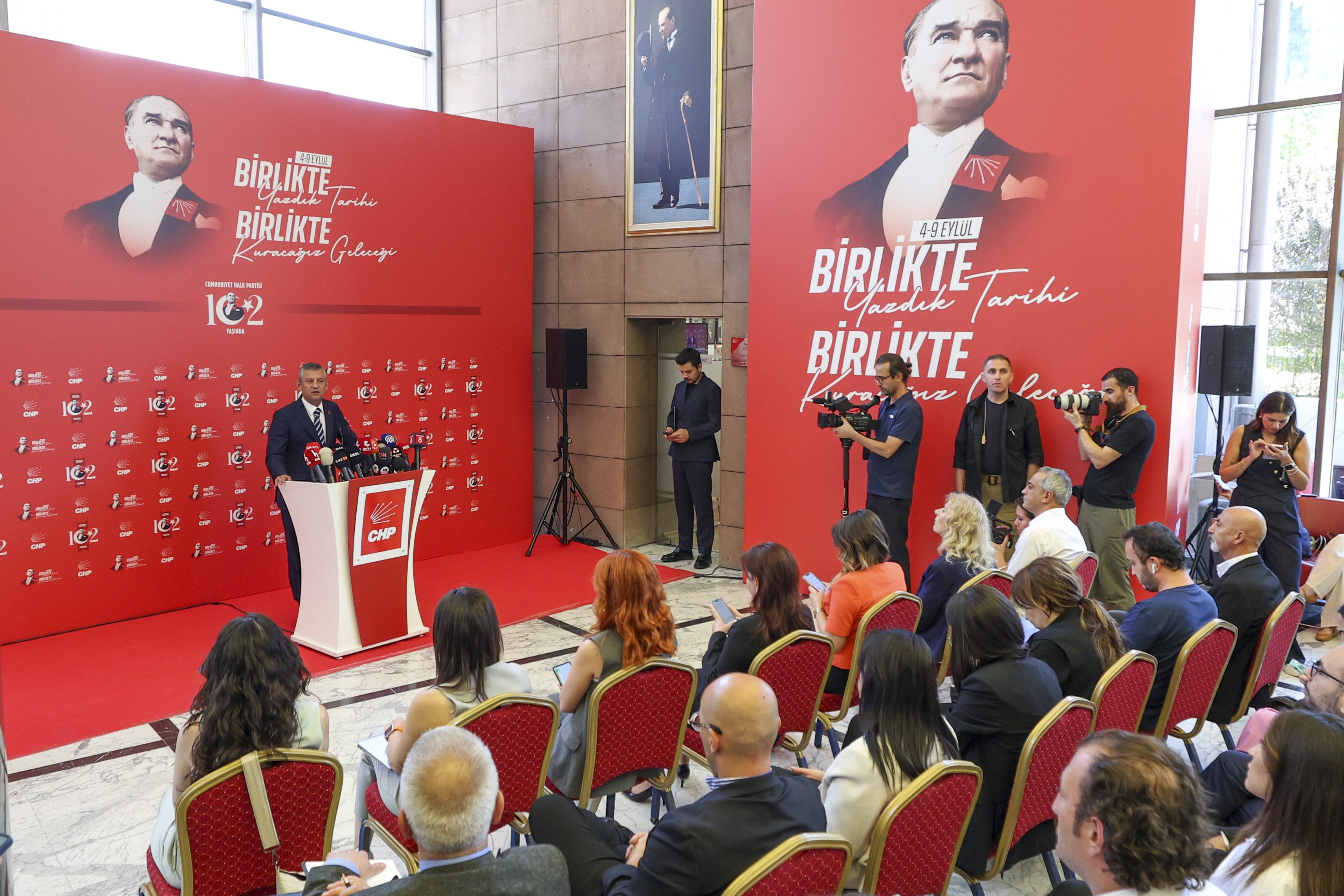 CHP Genel Başkanı Özgür