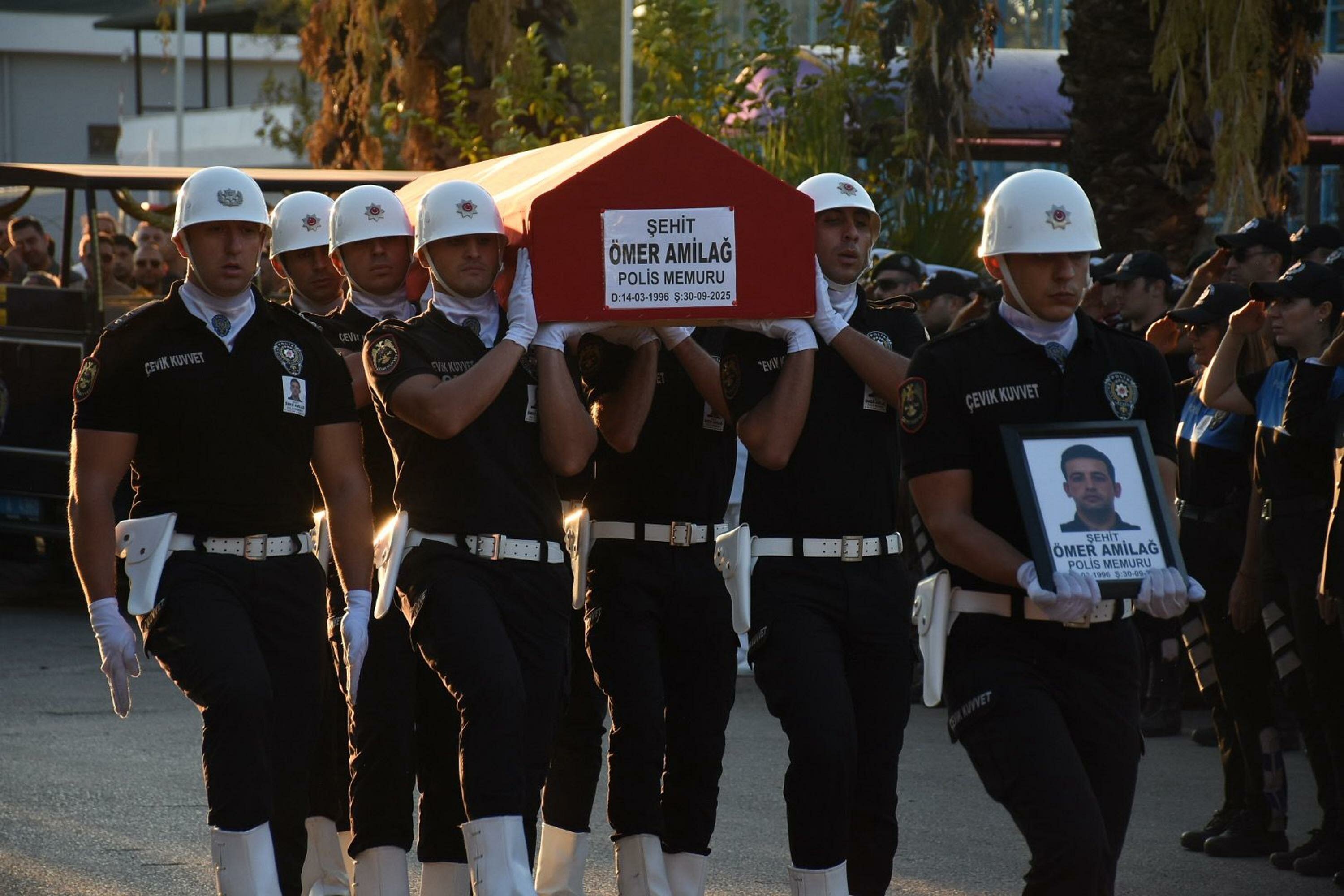 İzmir Balçova'da polis merkezine