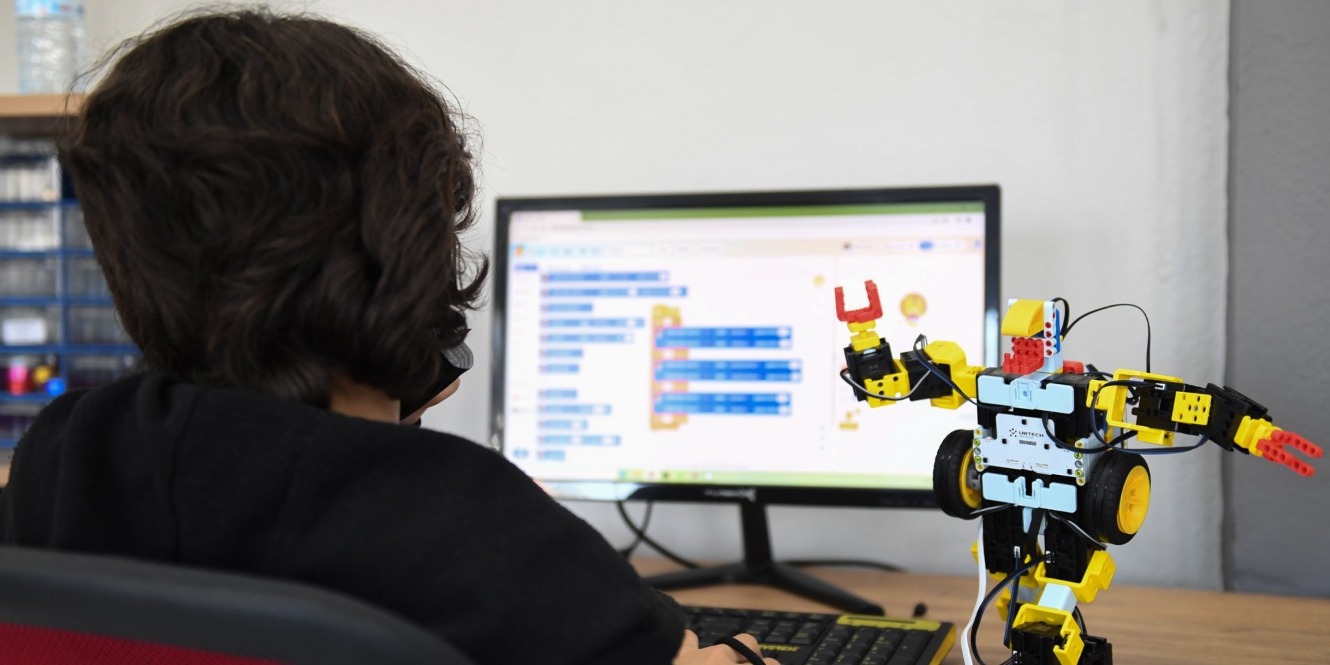 Milli Eğitim Bakanlığı, öğrencilere