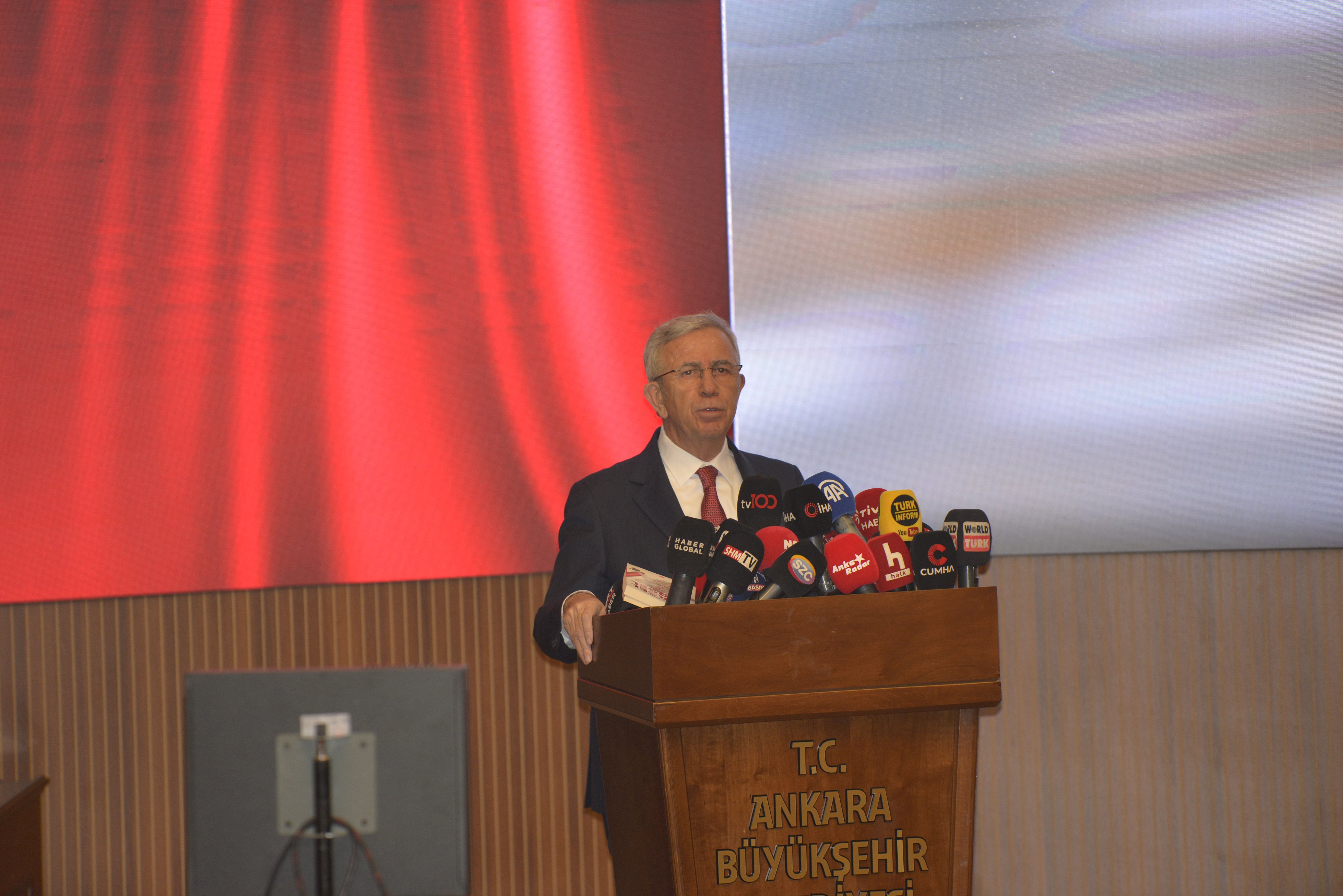 Mansur Yavaş’tan Konser Soruşturmasına Sert Tepki: ‘Lekelenmeme Hakkımız Var’