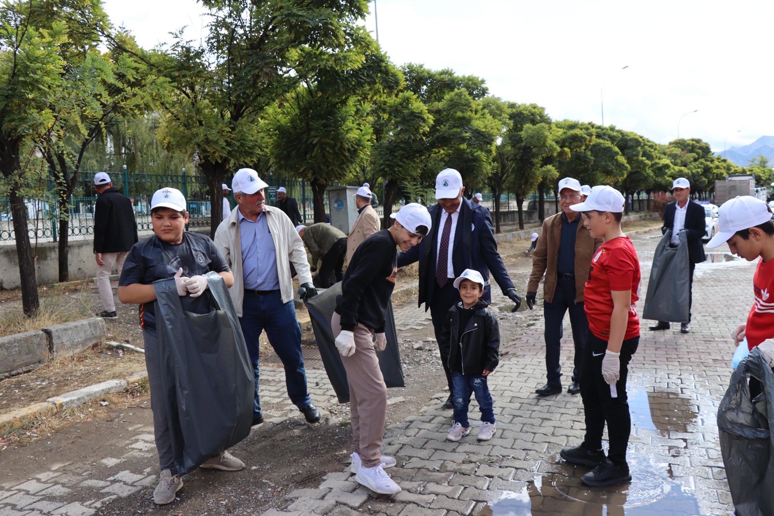 Oltu Belediye Başkanı Adem