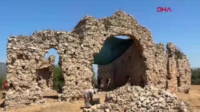 600 Yıllık Tarih Yeniden Canlanıyor: Beçin Kalesi’ndeki Karapaşa Medresesi Restorasyonla Ayağa Kaldırılacak