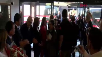 CHP Genel Başkanı Özgür Özel Gaziantep’te Partililer Tarafından Karşılandı