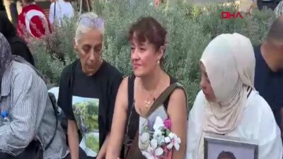 Kocaeli’de Yasemin Minguzzi Öncülüğünde Çocukları Katledilen Ailelerden Sarsıcı Adalet Yürüyüşü