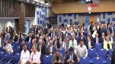 Bakan Şimşek İzmir’de İş Dünyasıyla Buluştu: Ekonomi ve Yatırım Gündemi Masaya Yatırıldı