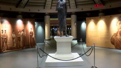 Japonya Prensesi Akiko Mikasa, Ankara’da Kültür Bakanı Ersoy ile Arkeoloji Sergisini Ziyaret Etti