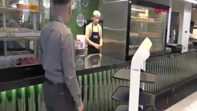 Kayseri’de Robot Garson ‘MSM’ Yöresel Lezzetleri Servis Ediyor!