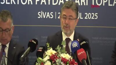 Bakan Yumaklı Sivas’ta Sektör Paydaşlarıyla Buluştu: ‘Dezenformasyona Rağmen Üretimden Vazgeçmiyoruz’