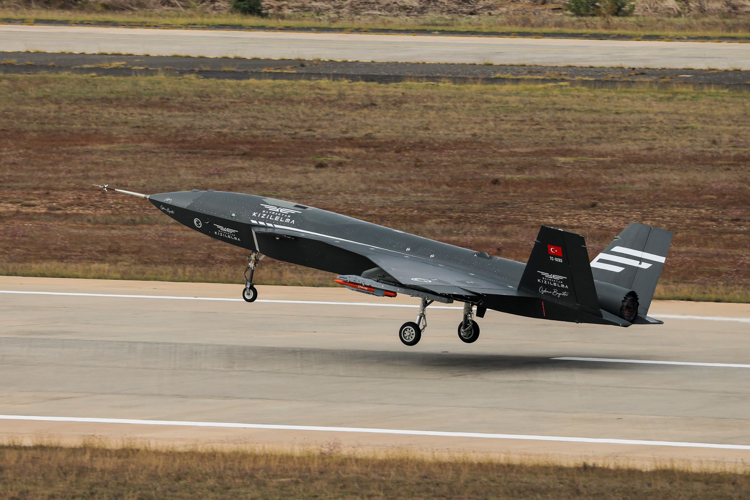 Bayraktar Kızılelma İlk Atış Testinde Tam İsabetle Vurdu!