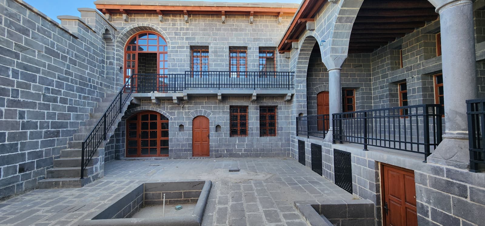 Sur’daki Tarihi Yapıların Yeniden İhyası: 117 Tescilli Yapı Tamamlandı