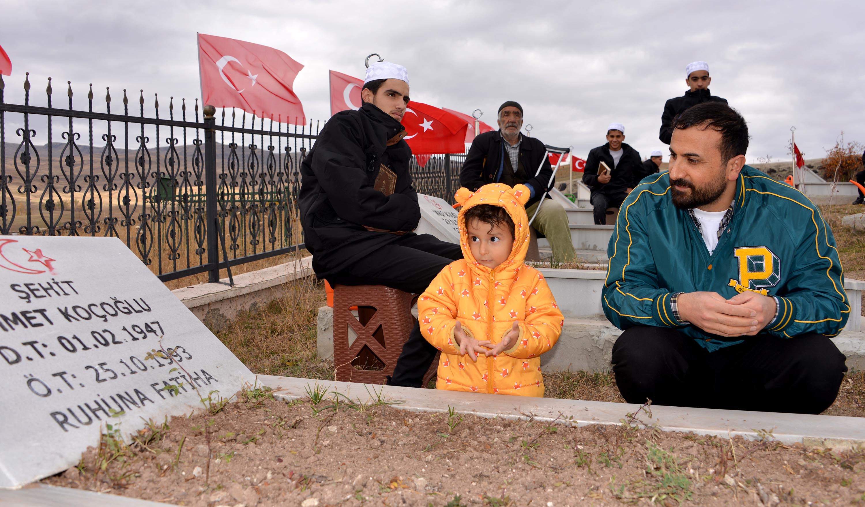 Yavi Katliamı’nın 32. Yılında Acılar Tazelendi: 33 Masumun Anısına Dokunaklı Tören Erzurum Çat Yavi'de 32