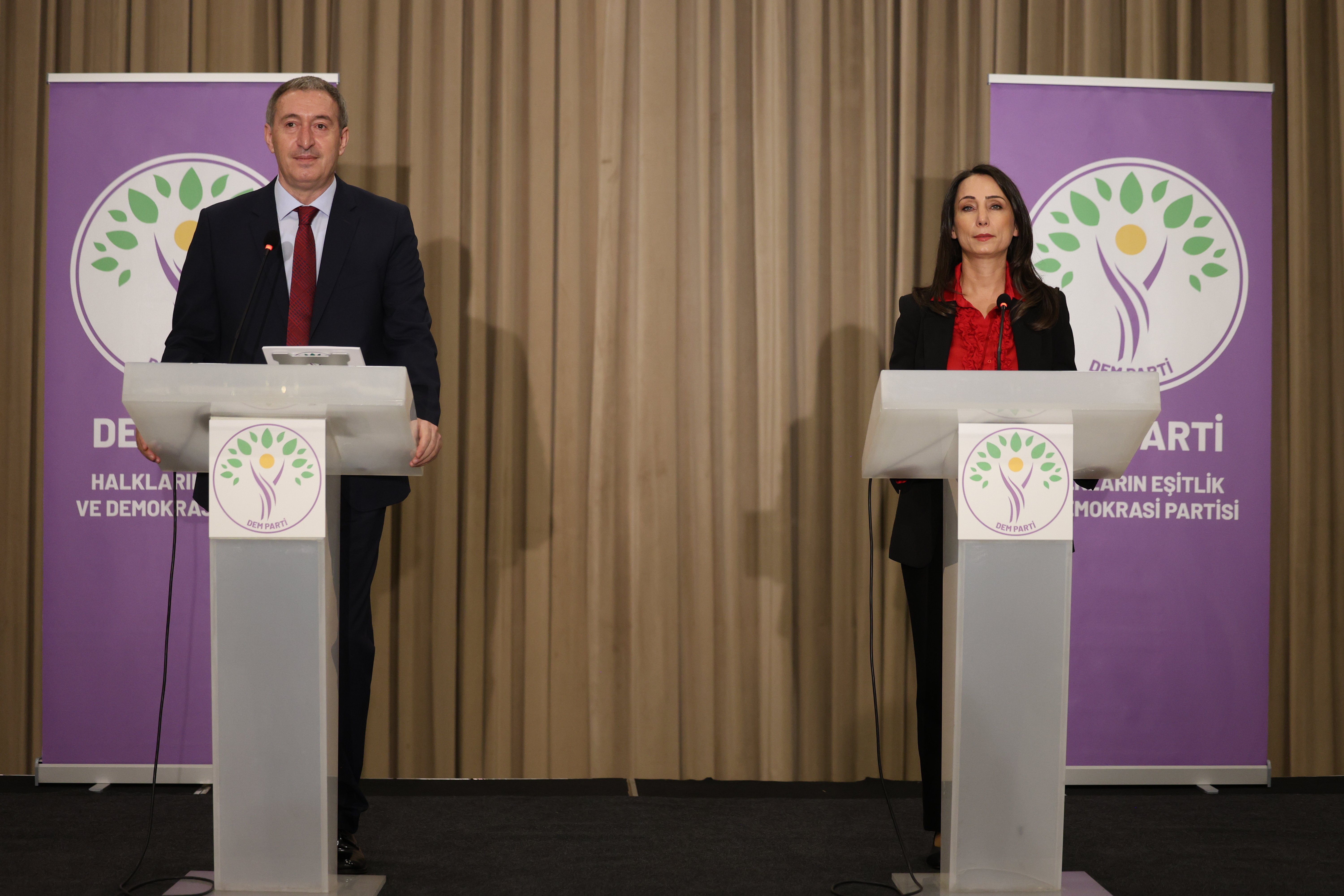 DEM Parti’den Tarihi Barış Çağrısı: Süreç Yasalarla ve Özgürlüklerle Gelişmeli DEM Parti Eş Genel
