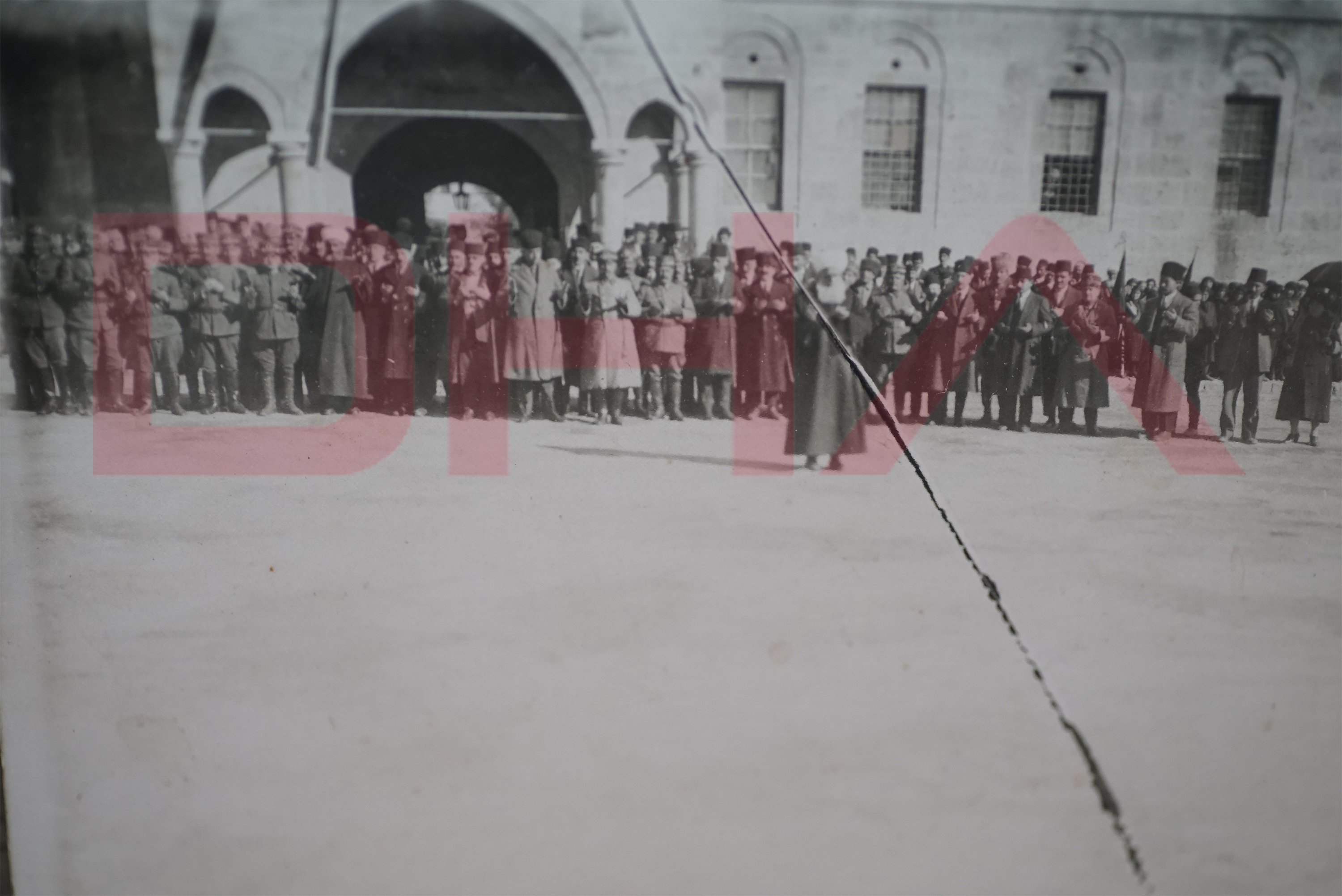 Cumhuriyet’in İlanından Hemen Sonra Çekilen Tarihi Dua Fotoğrafları Gün Yüzüne Çıktı