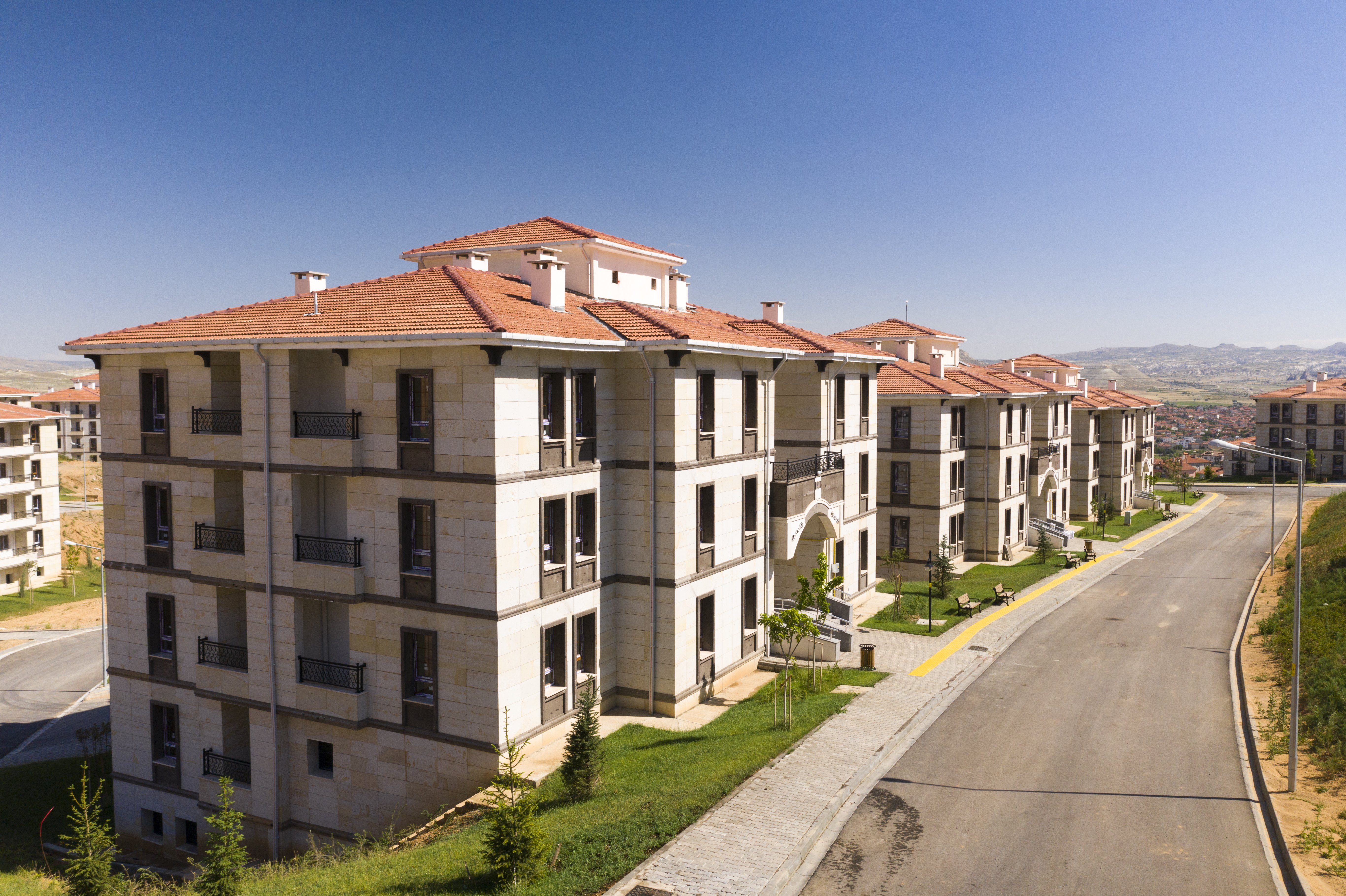 Bakan Kurum TOKİ’nin Depremdeki Sağlamlık Sırrını Açıkladı: ‘Vatandaşımızın Burnu Bile Kanamadı’