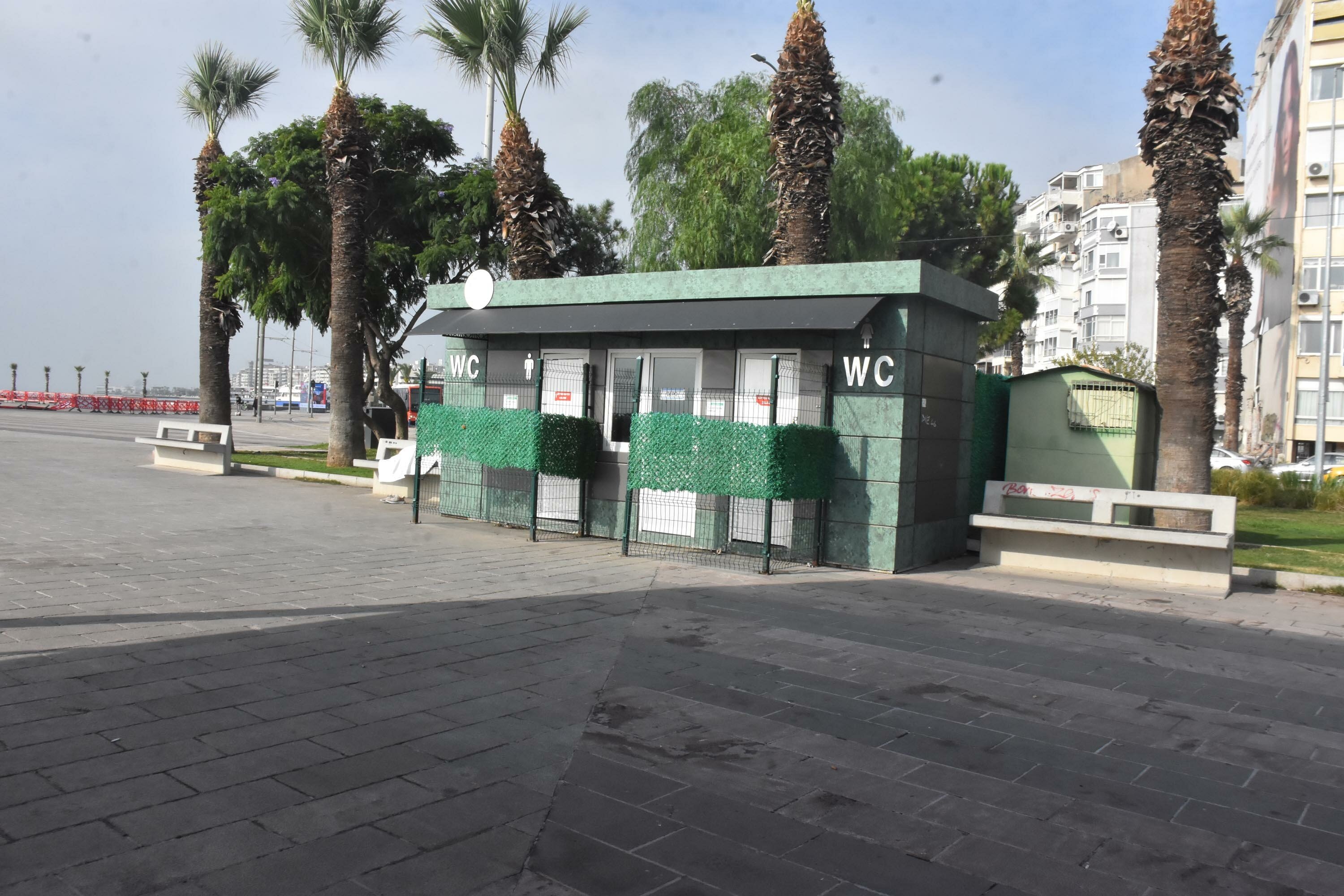 İzmir Karşıyaka'da belediyeye ait