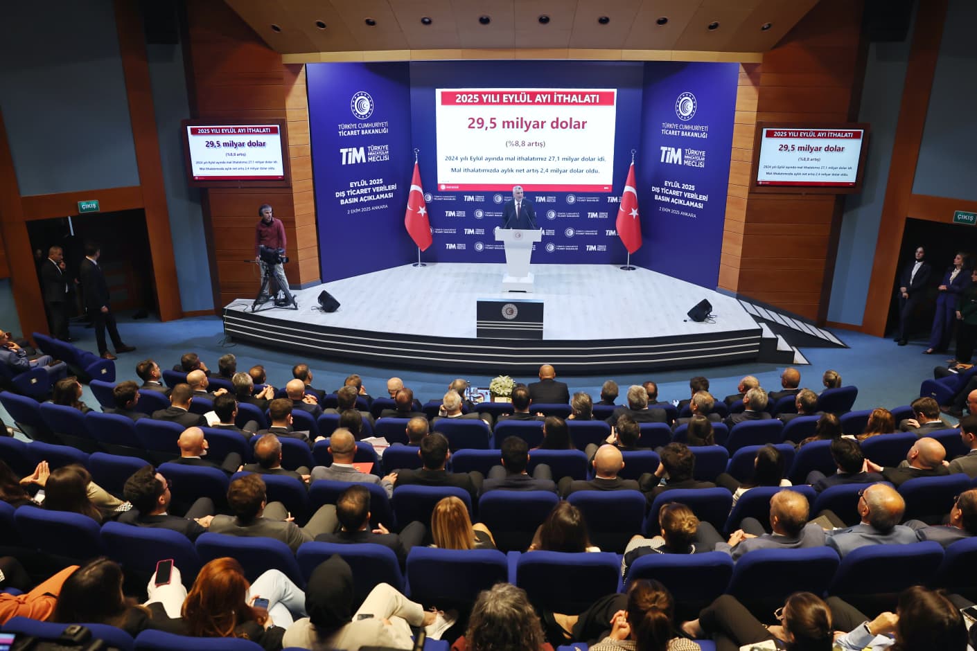 Ticaret Bakanı Ömer Bolat,