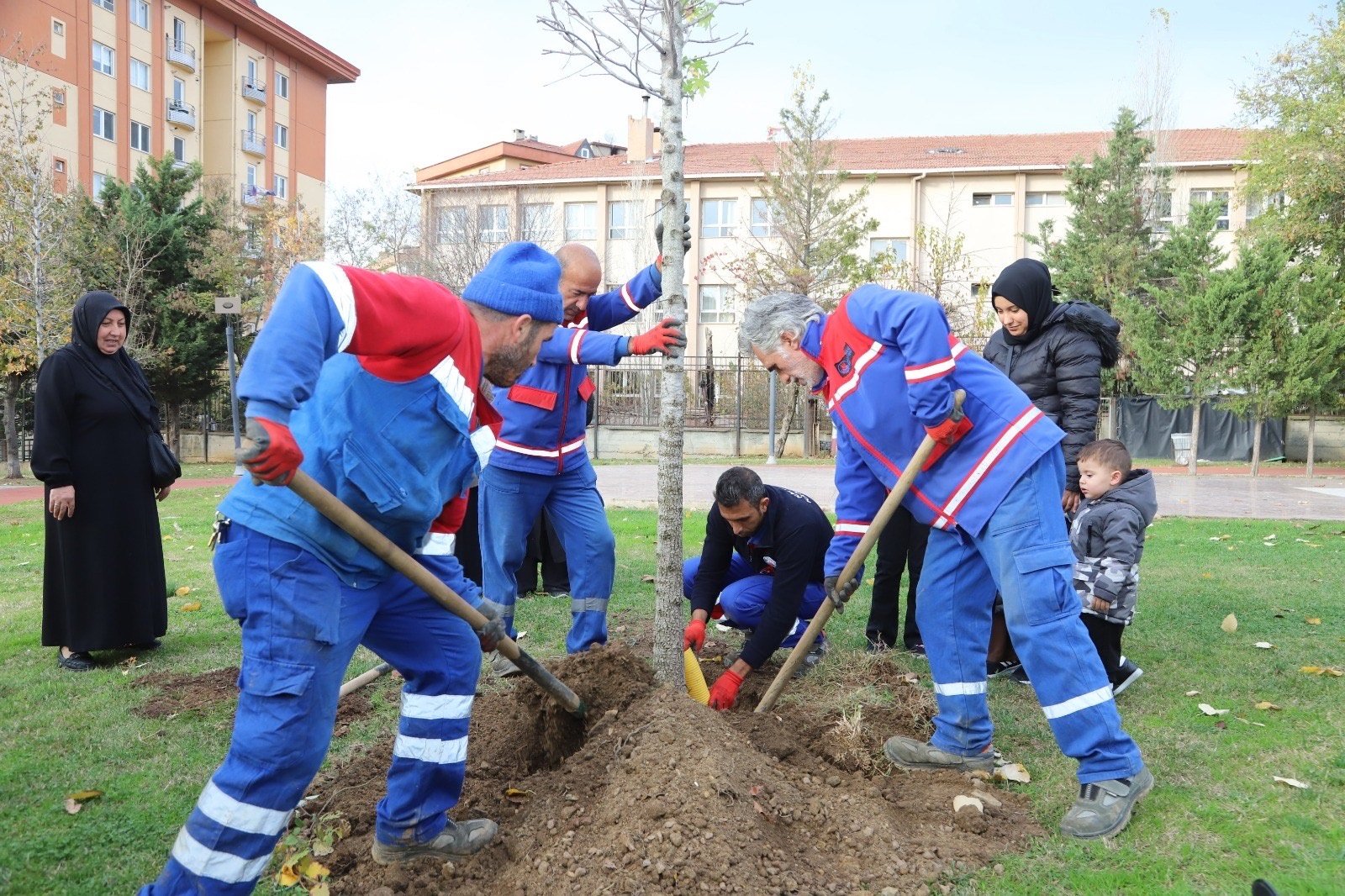 Kağıthane’de ‘Her Bebeğe Bir Ağaç’ Projesiyle Yeşil Dokuyu Güçlendiriyorlar