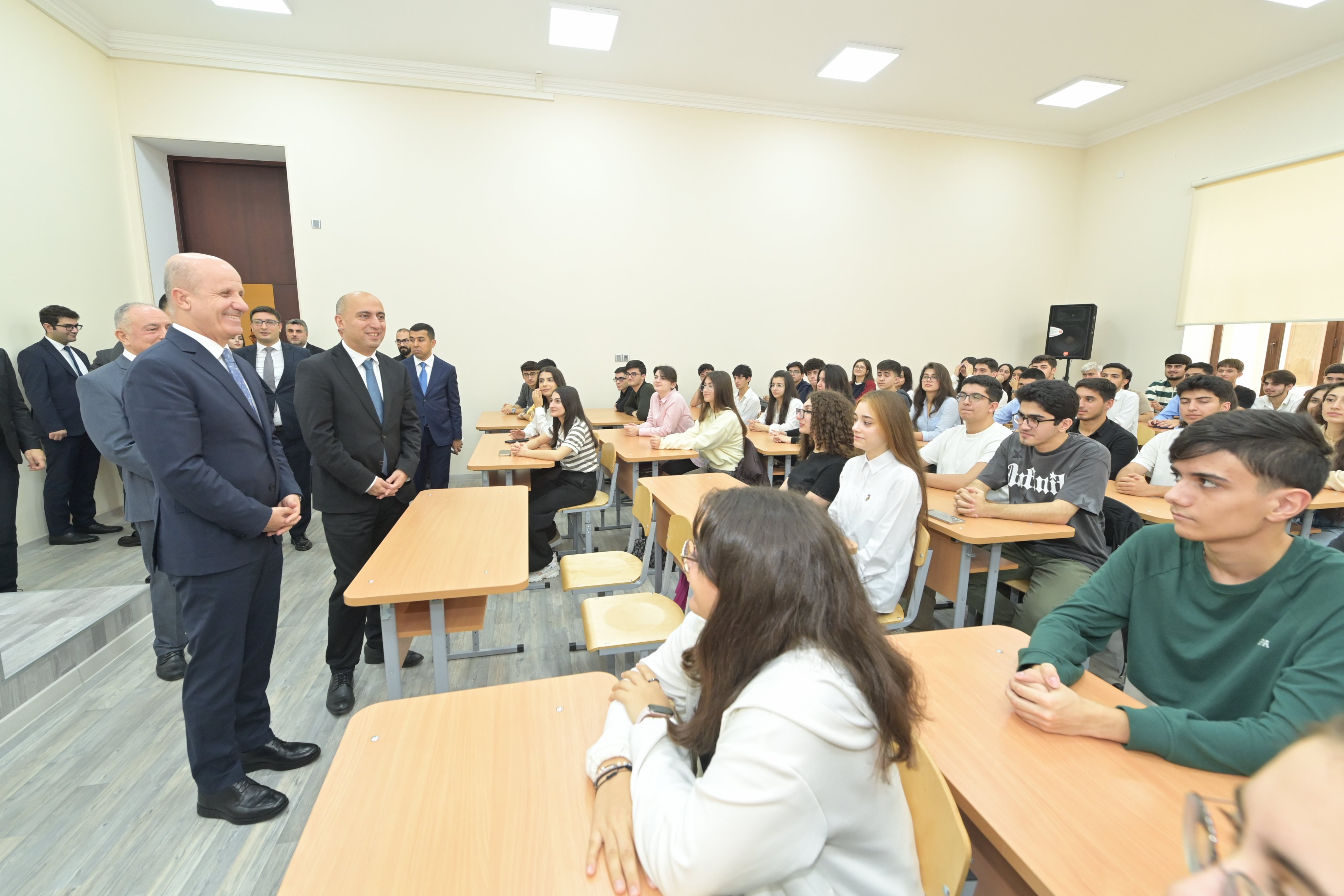 YÖK Başkanı Özvar Bakü’de Türkiye-Azerbaycan Üniversitesi’nde Öğrencilerle Buluştu