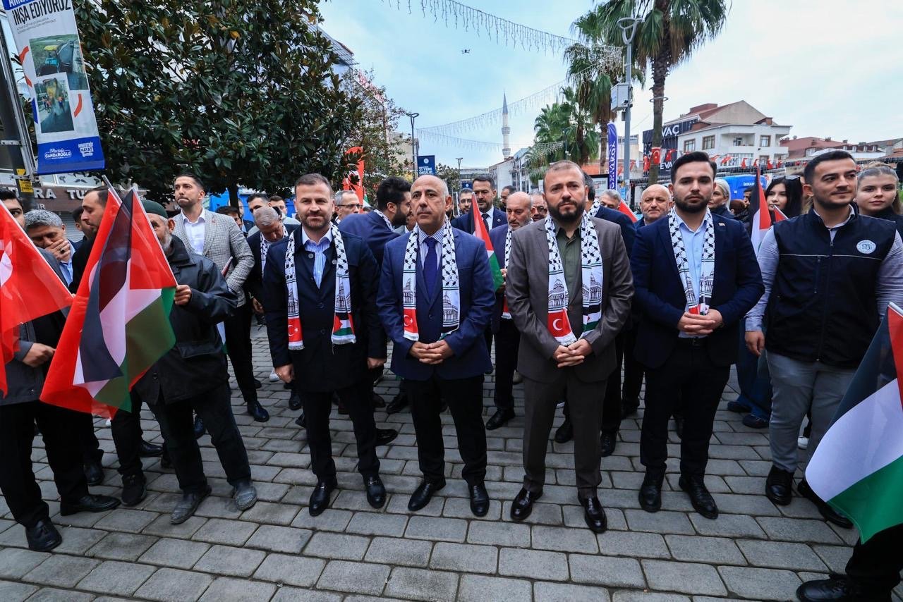Arnavutköy’den Gazze’ye Büyük Dayanışma: ‘Bugünkü Hasılatım Gazze İçin’