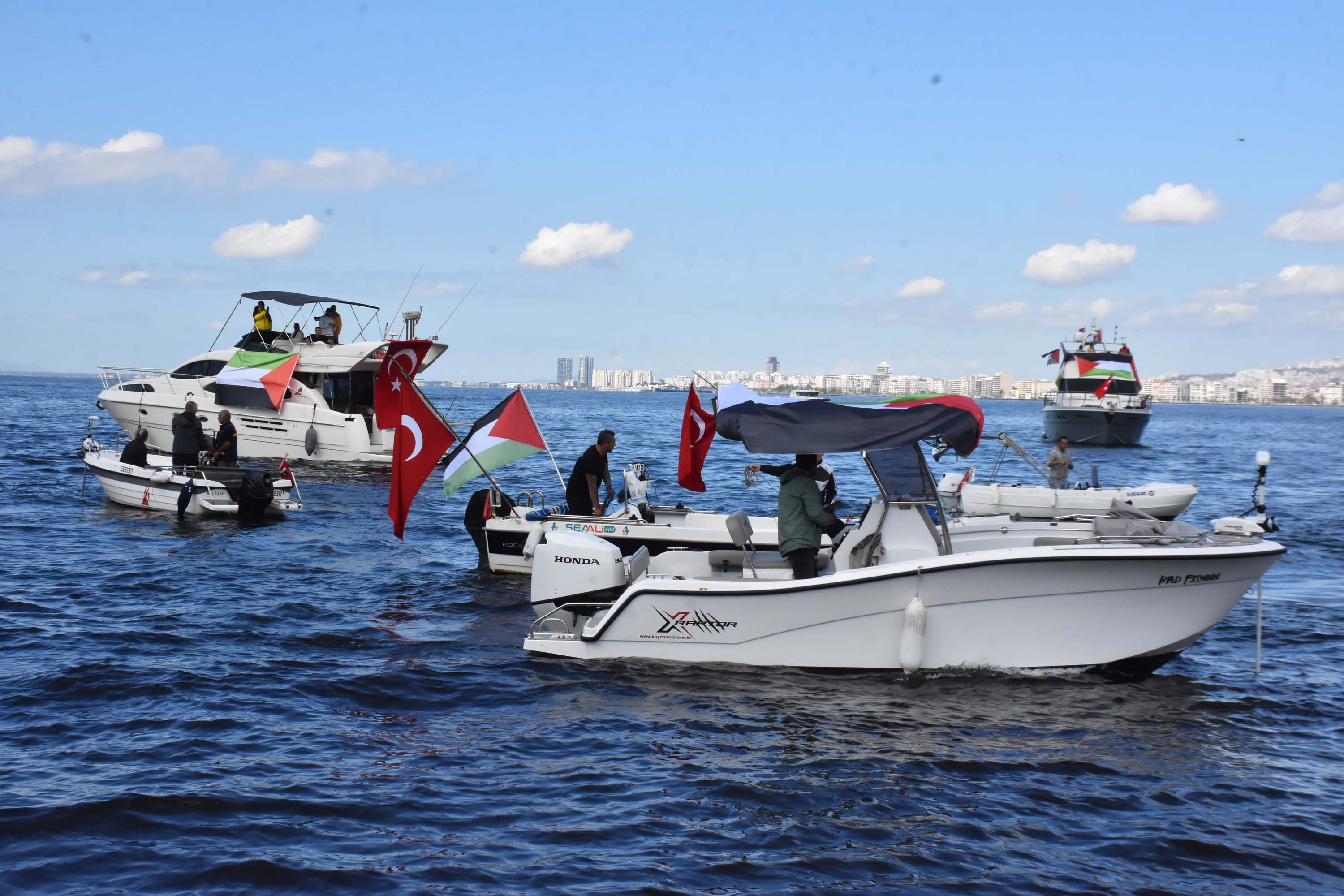 İzmir'de Gazze'ye insani yardım
