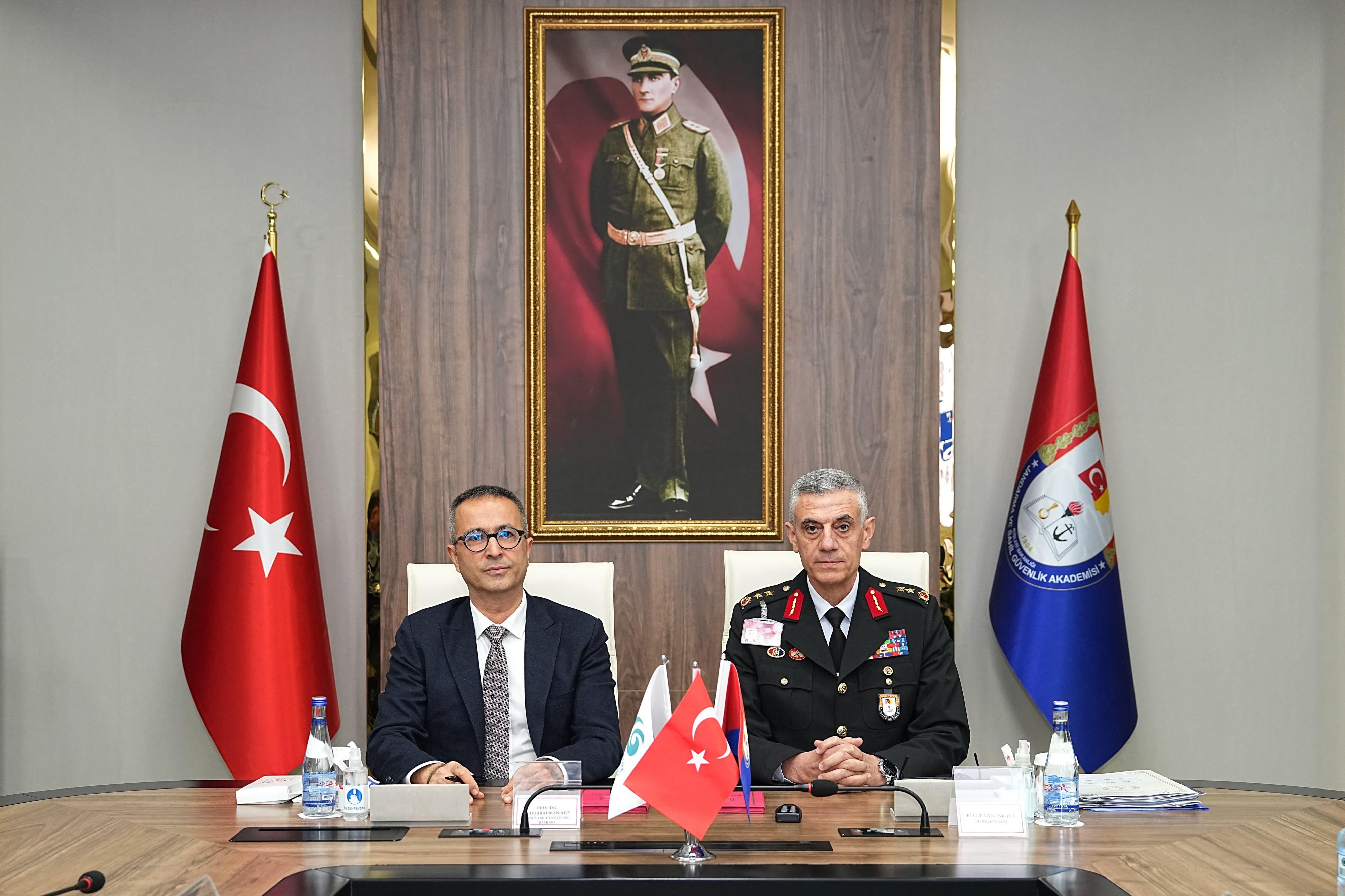 Yunus Emre Enstitüsü ile
