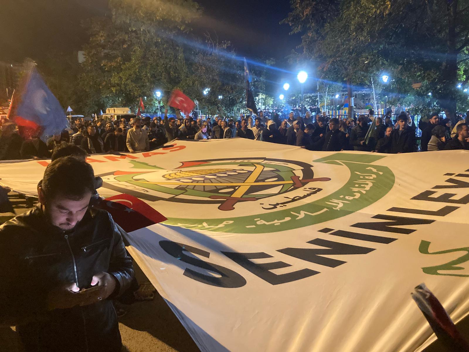 Ankara'da ABD Büyükelçiliği önünde
