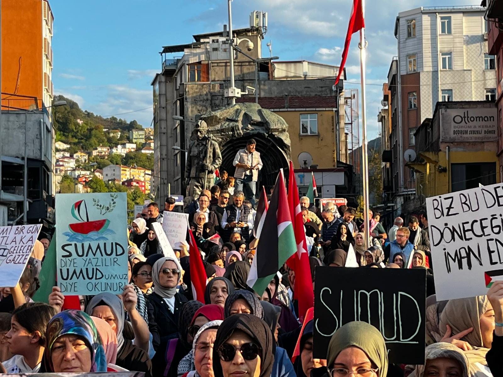Zonguldak'ta kadınlar Küresel Sumud