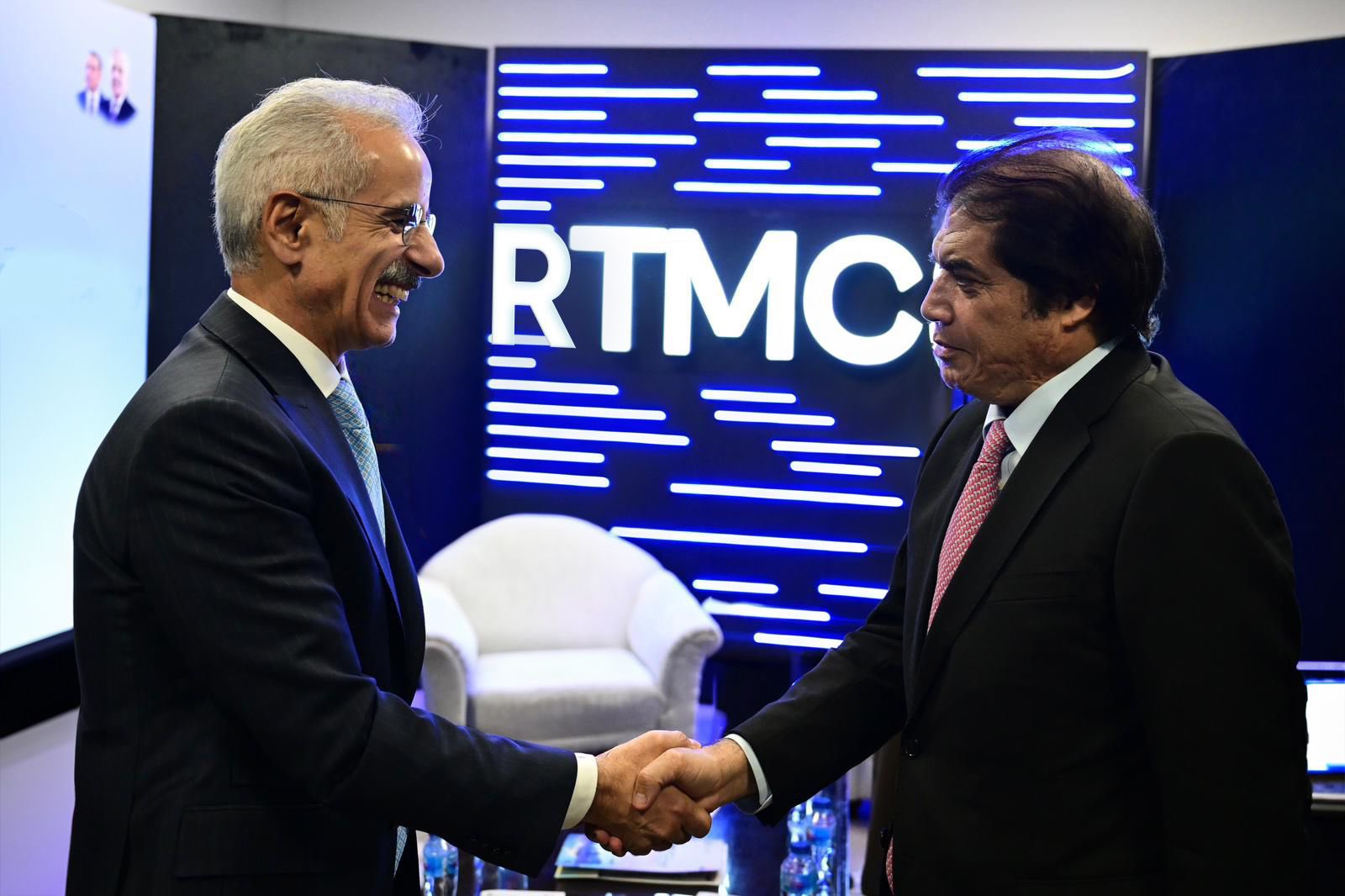 Bakan Uraloğlu Pakistanlı Mevkidaşı Abbasi ile Demiryolu İş Birliğini Görüştü