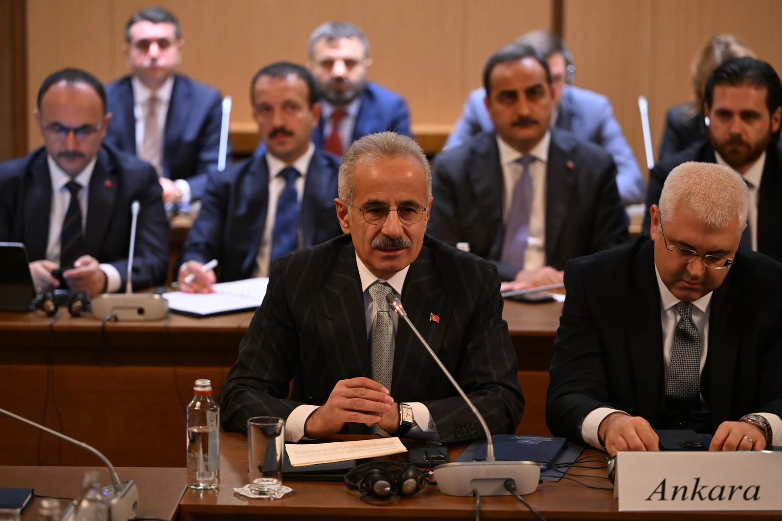 Bakan Uraloğlu Bulgaristan’da: Avrupa-Asya Arasında Kesintisiz Ulaştırma Sistemi Kurma Hedefimiz Var