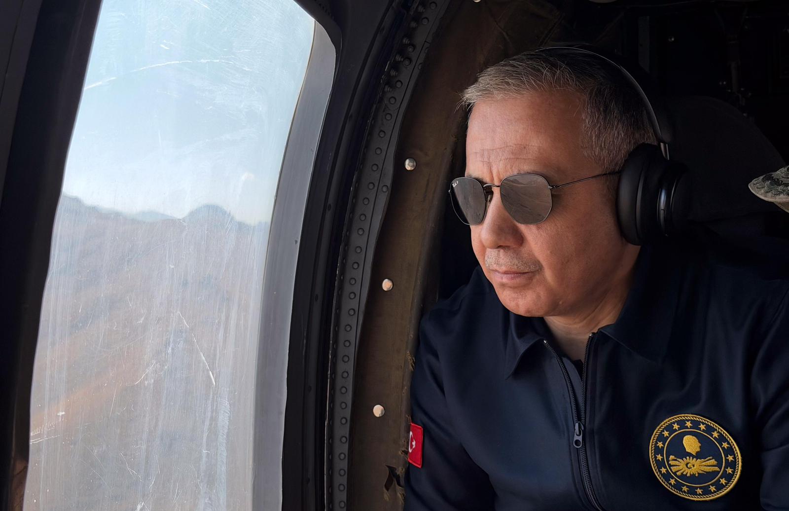 Bakan Yerlikaya Hakkari’de Sınır Güvenliği Toplantısı’na Katıldı, Hudut Hattında İncelemelerde Bulundu