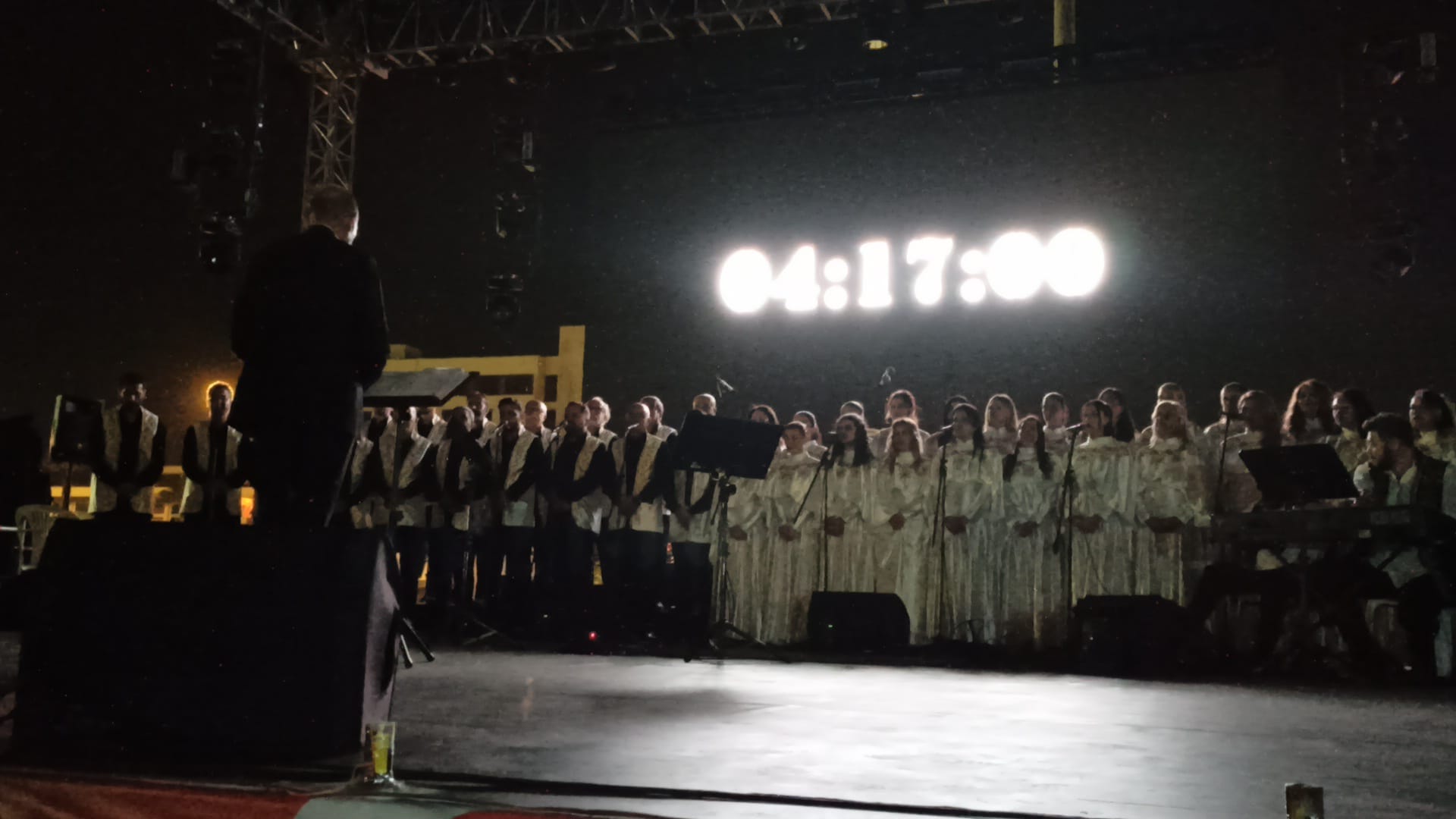 Bakan Kurum’un Açılışını Yaptığı İskenderun Sahilinde Medeniyetler Korosu’ndan Duygusal Cumhuriyet Konseri