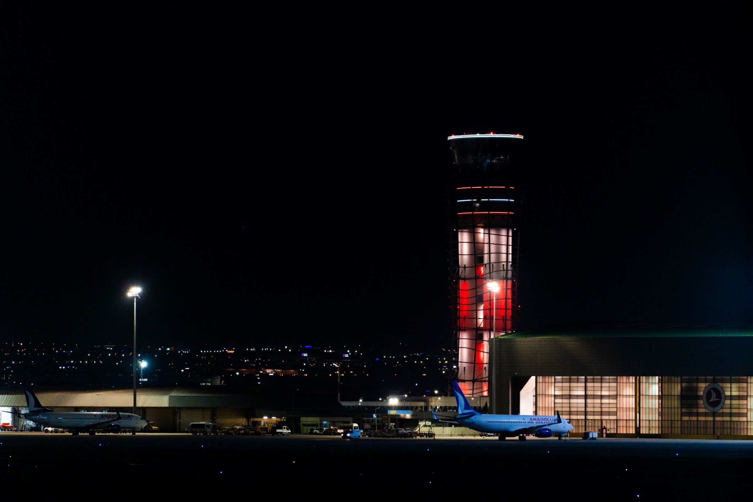 29 Ekim’de İstanbul Havalimanları Kırmızı Beyaza Bürünecek! 29 Ekim Cumhuriyet Bayramı'nda