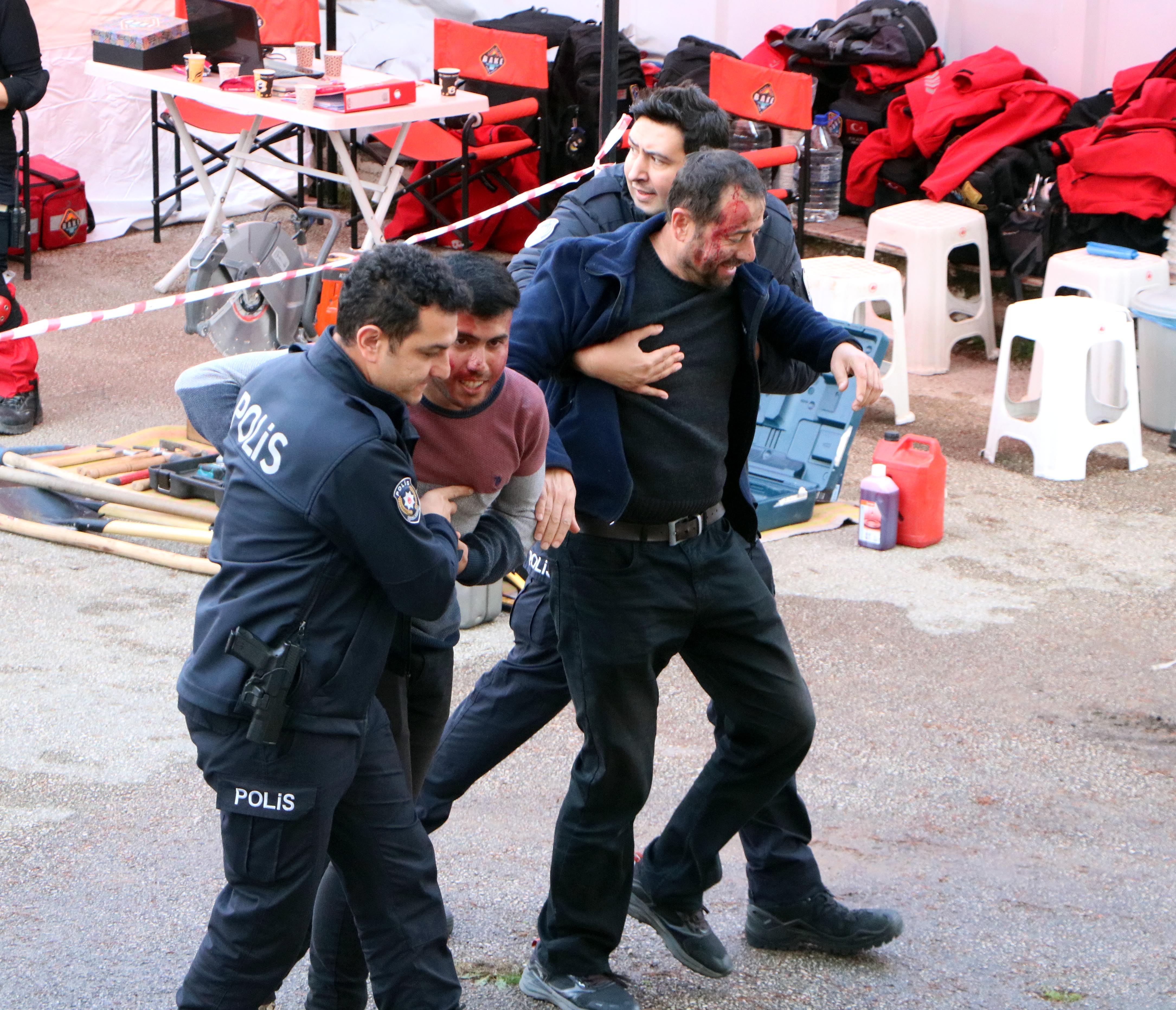 Bolu'da düzenlenen deprem tatbikatında