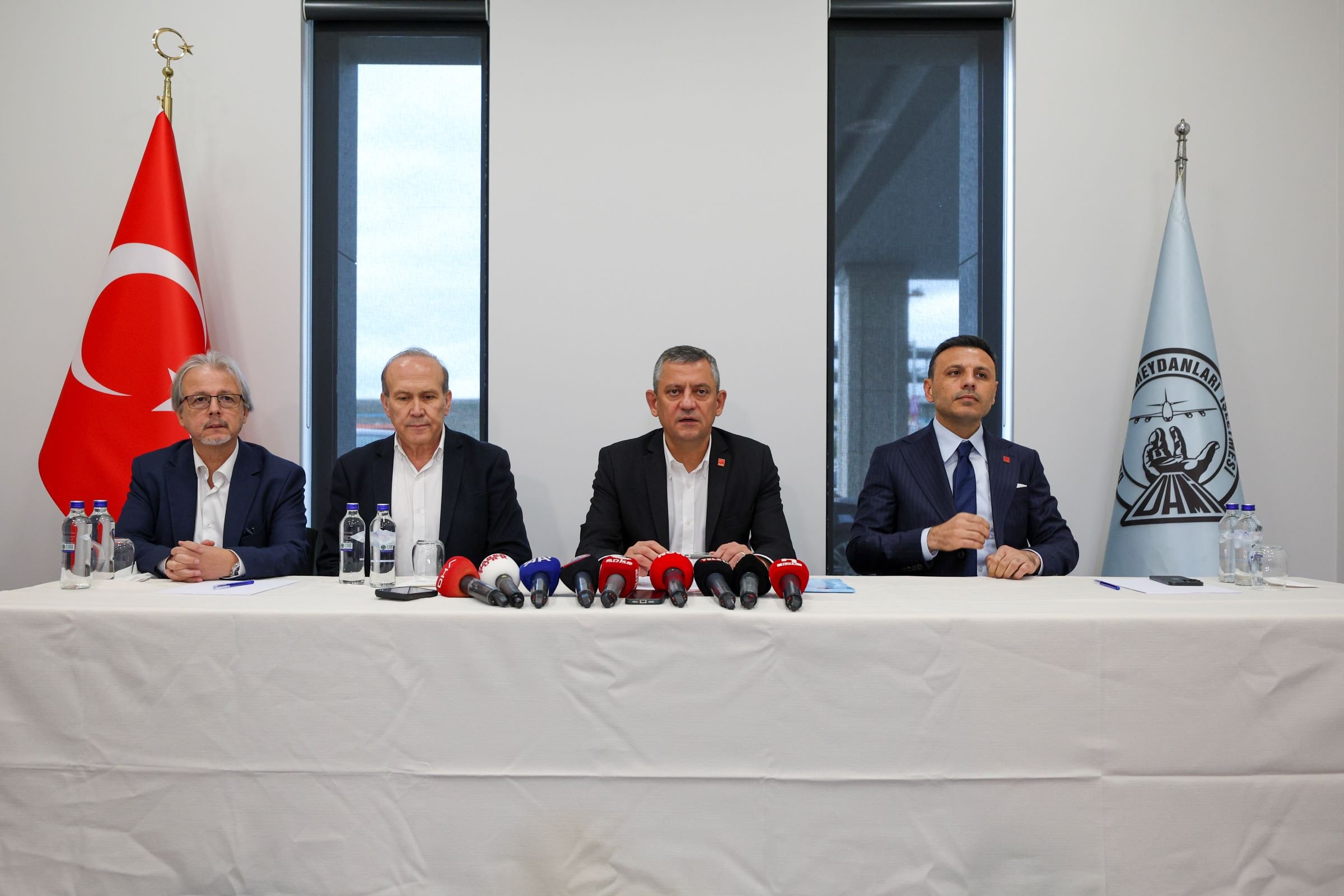 Özgür Özel’den Sert Tepki: ‘Utanç Verici Operasyon, İtibar Suikastı’