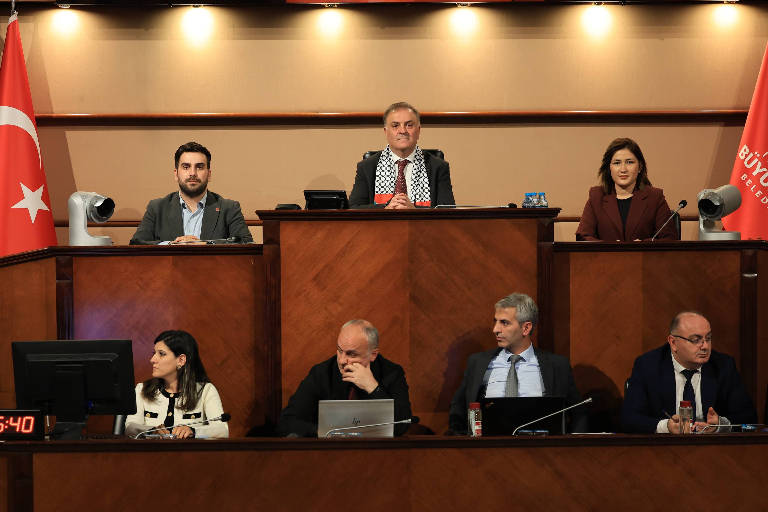 İBB Meclisi, tüm siyasi