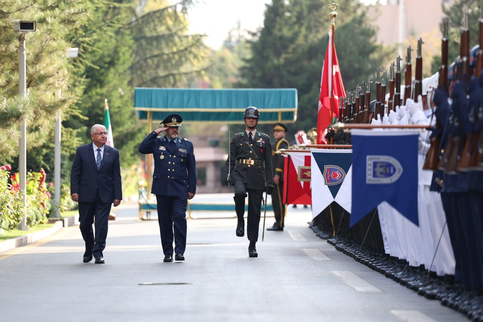Milli Savunma Bakanı Yaşar