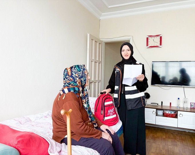 Ümraniye Belediyesi’nden Yaşlılar İçin Devrim Niteliğinde ‘Evimde Güvendeyim’ Projesi