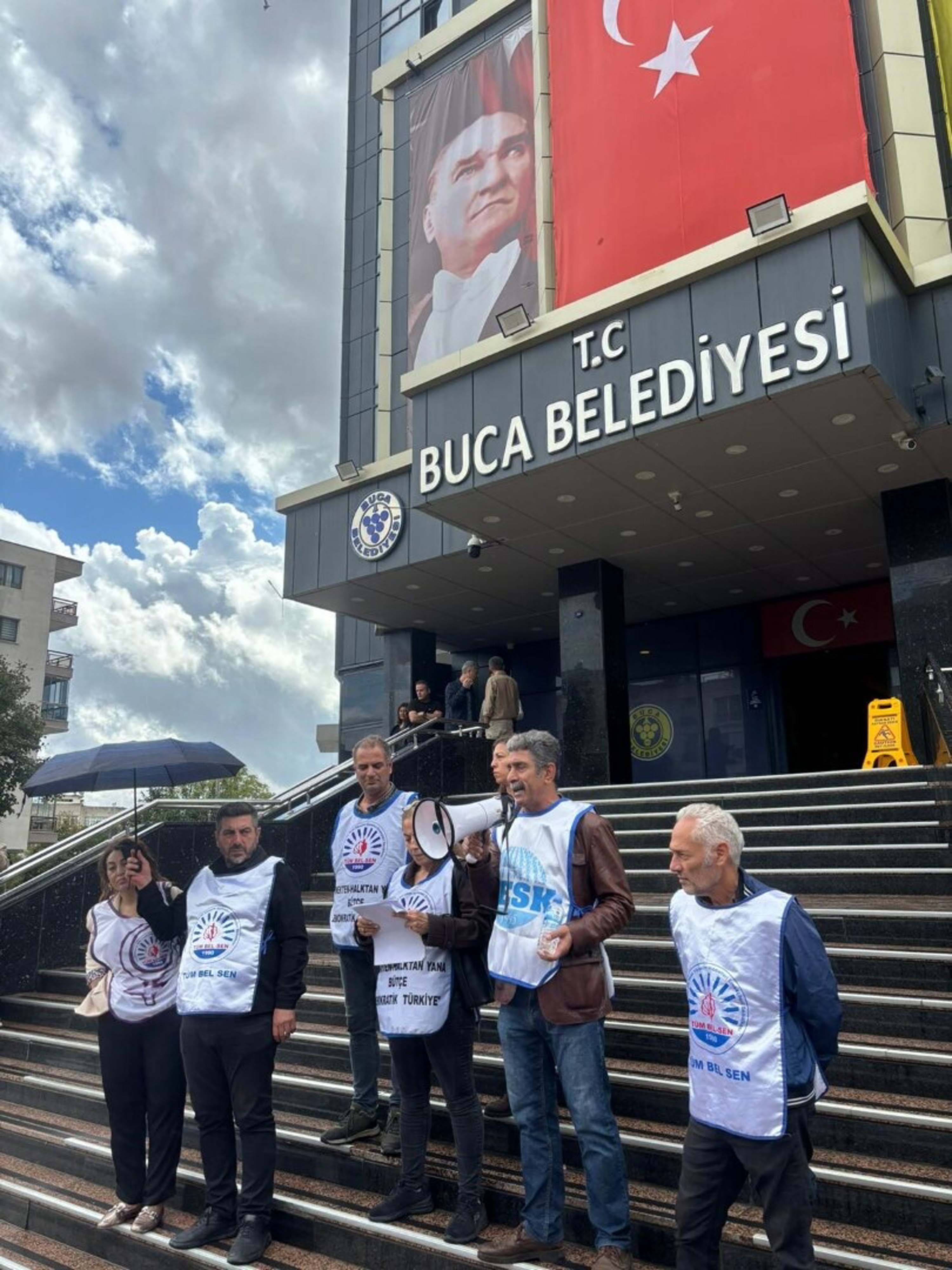 Buca Belediyesi'nde memurlar geriye