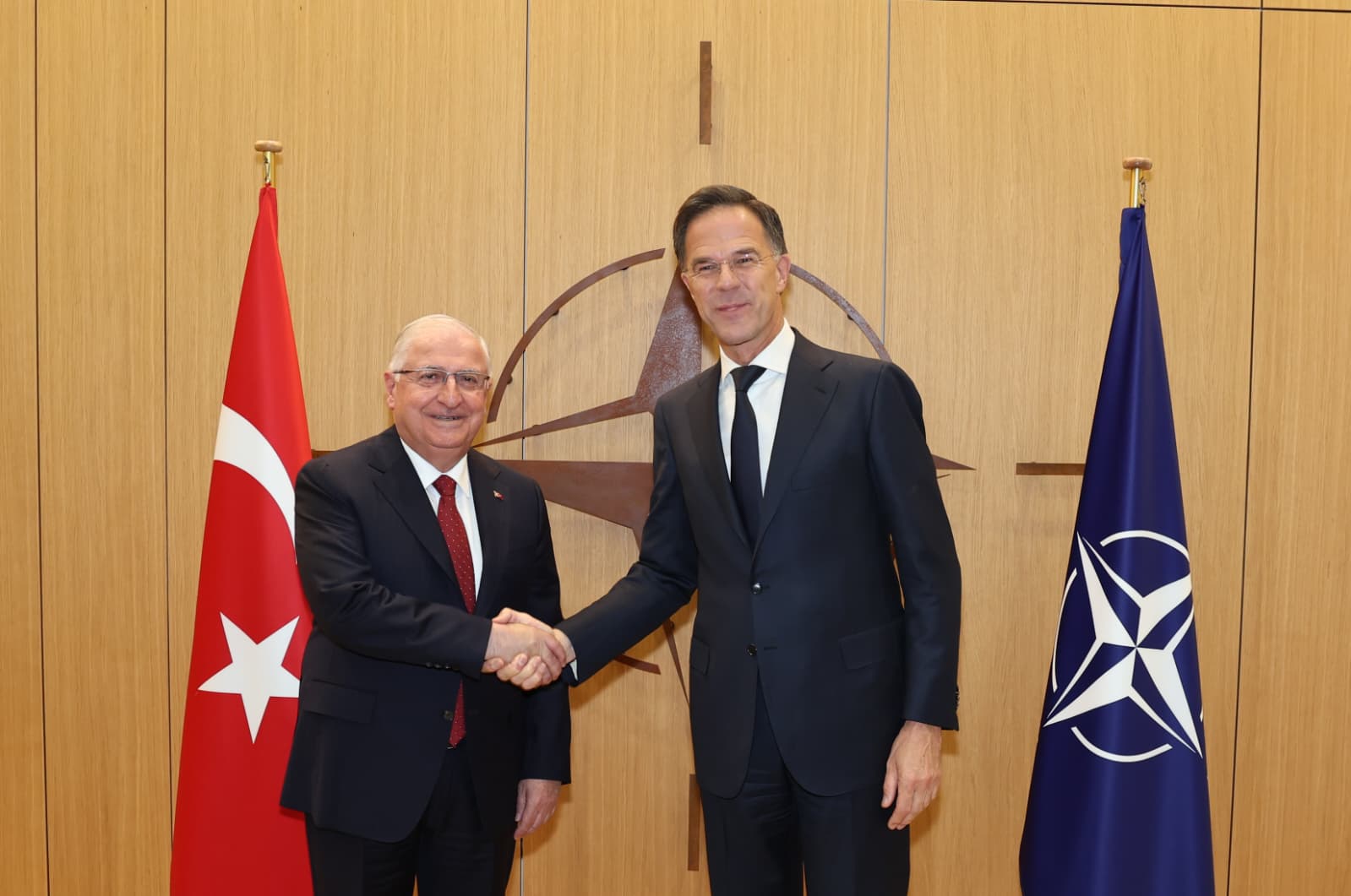 Milli Savunma Bakanı Yaşar