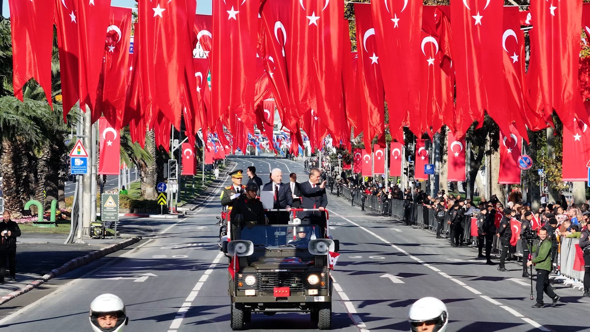 İstanbul’da Cumhuriyet Coşkusu: Vatan Caddesi’nde 102. Yıl Resmigeçit Töreni