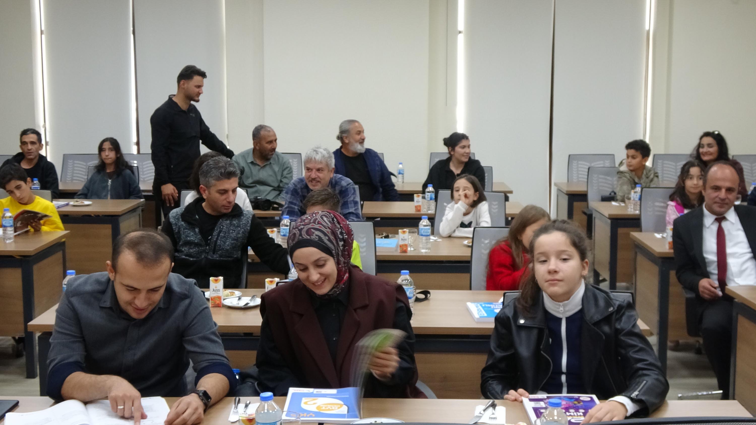 Erzurum Emniyeti’nden Örnek Proje: Gönüllü Polisler Çocuklara Eğitim Desteği Verecek