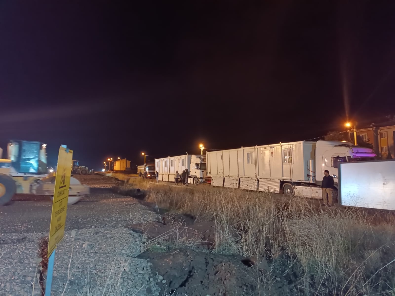 Balıkesir Sındırgı’da 6.1’lik Deprem Sonrası Konteyner Kent Kurulumu Başladı