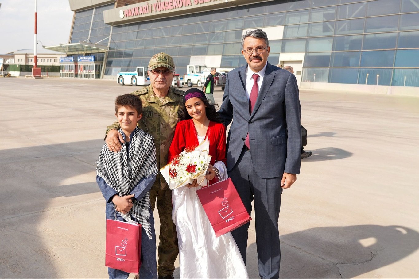 Kara Kuvvetleri Komutanı Orgeneral Tokel Hakkari’de: Bölgede Kritik Ziyaretler Gerçekleştirdi Kara Kuvvetleri Komutanı Orgeneral