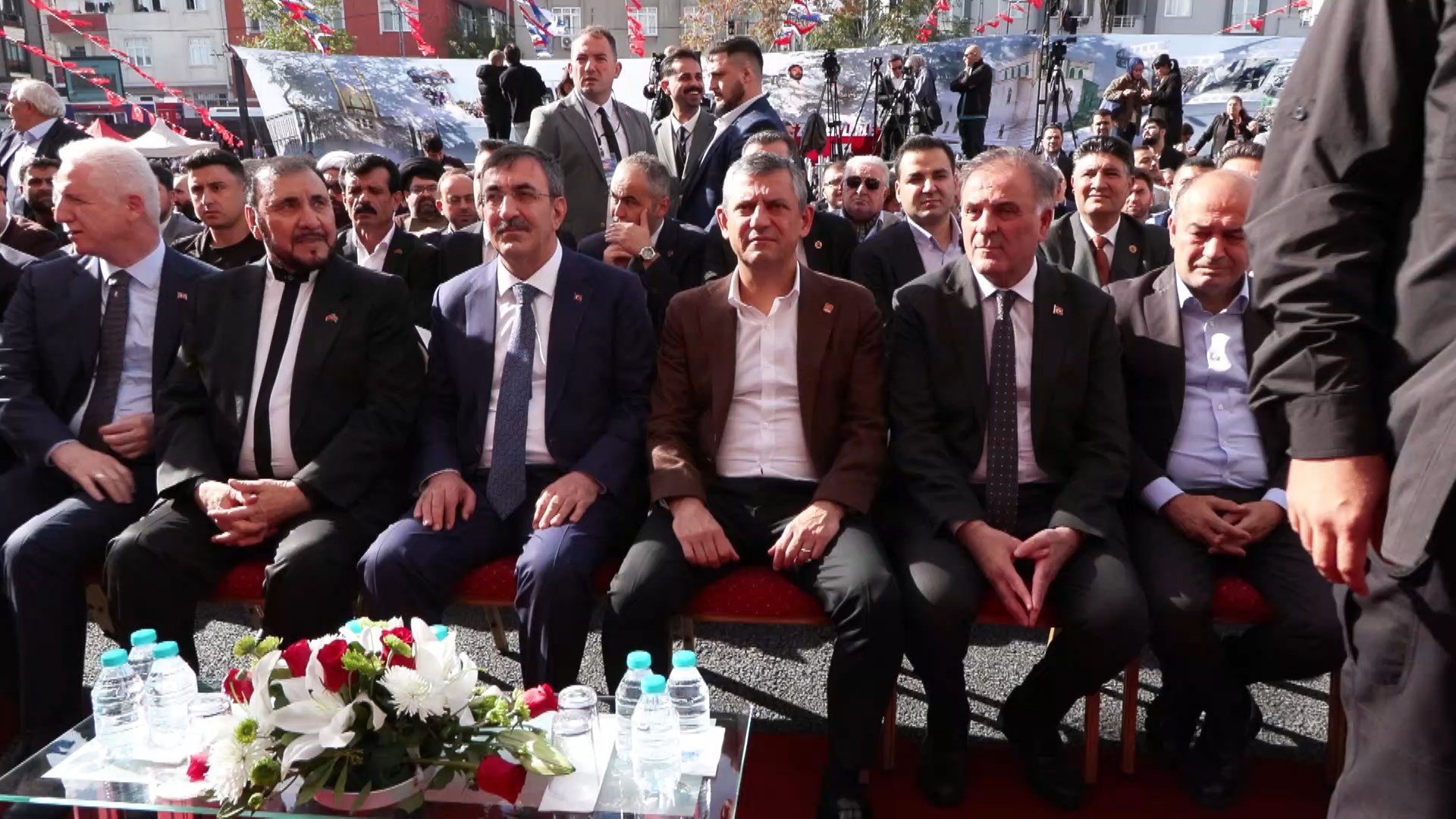 Cevdet Yılmaz’tan Kritik Açıklama: Türkiye Yüzyılını Huzurun Yüzyılı Yapmaya Kararlıyız Cumhurbaşkanı Yardımcısı Cevdet Yılmaz,