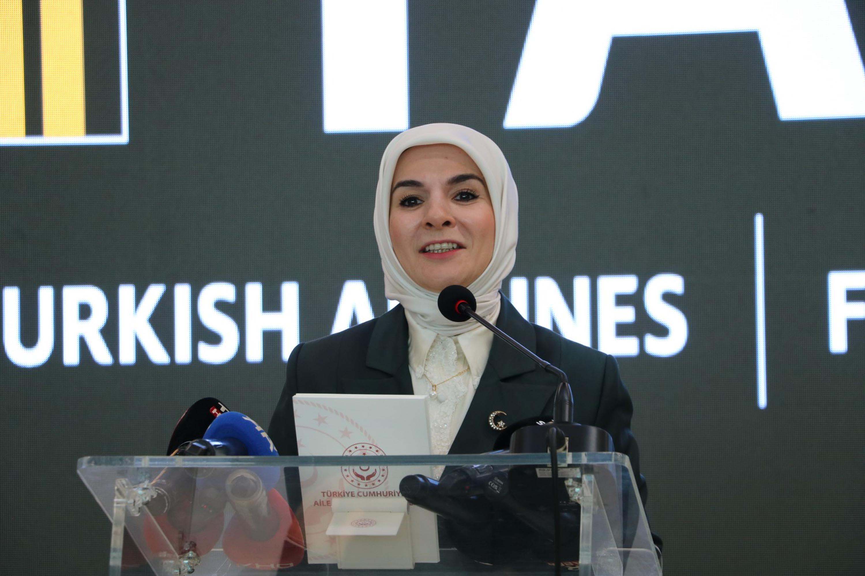 Bakan Göktaş’tan Kritik Açıklama: THY Kadın Pilot Sayısını 20 Yılda 50 Kat Artırdı!