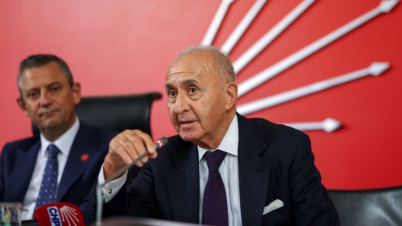 Eski CHP Genel Başkanı Hikmet Çetin Hastaneye Kaldırıldı!