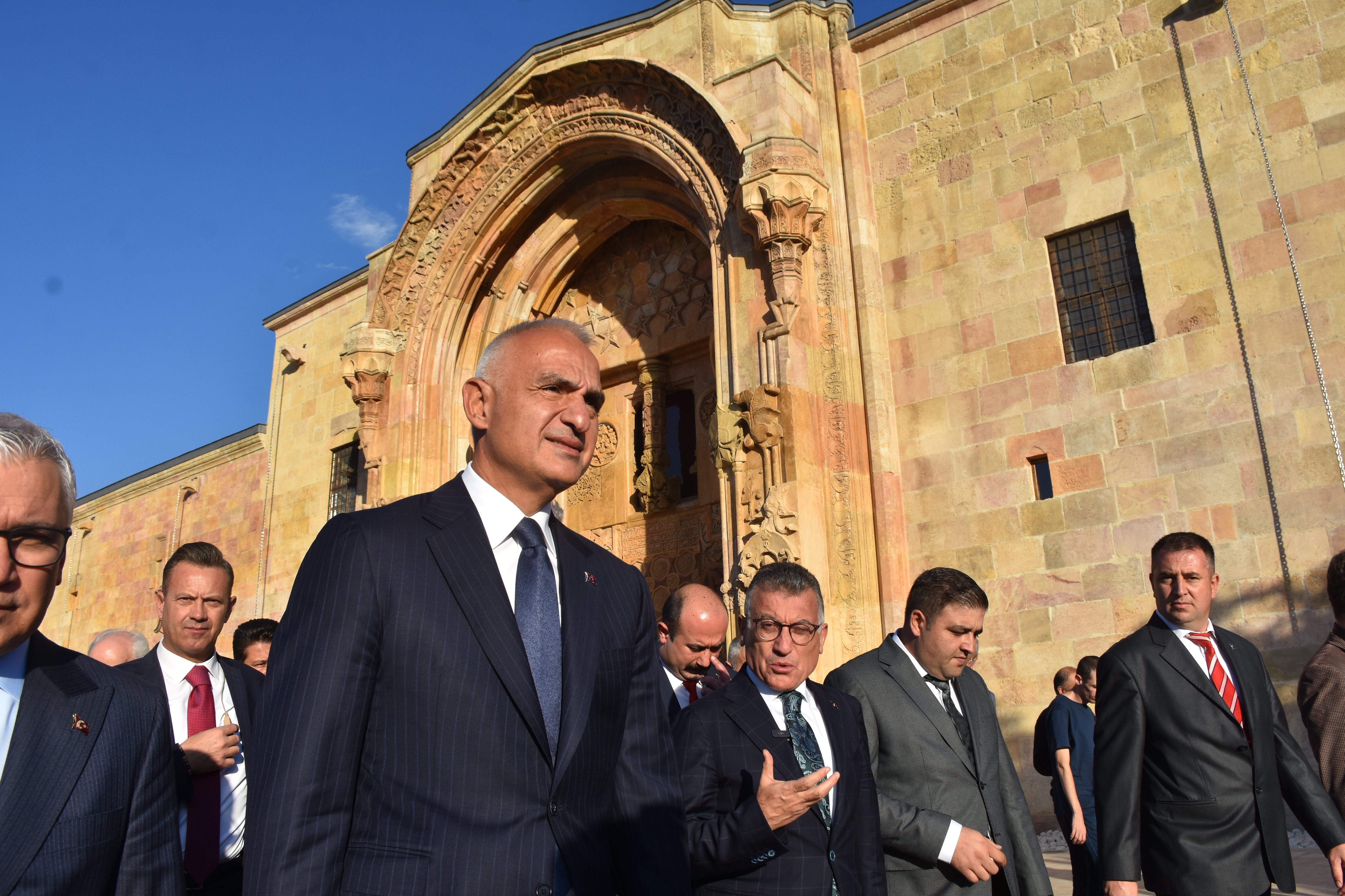 Kültür ve Turizm Bakanı