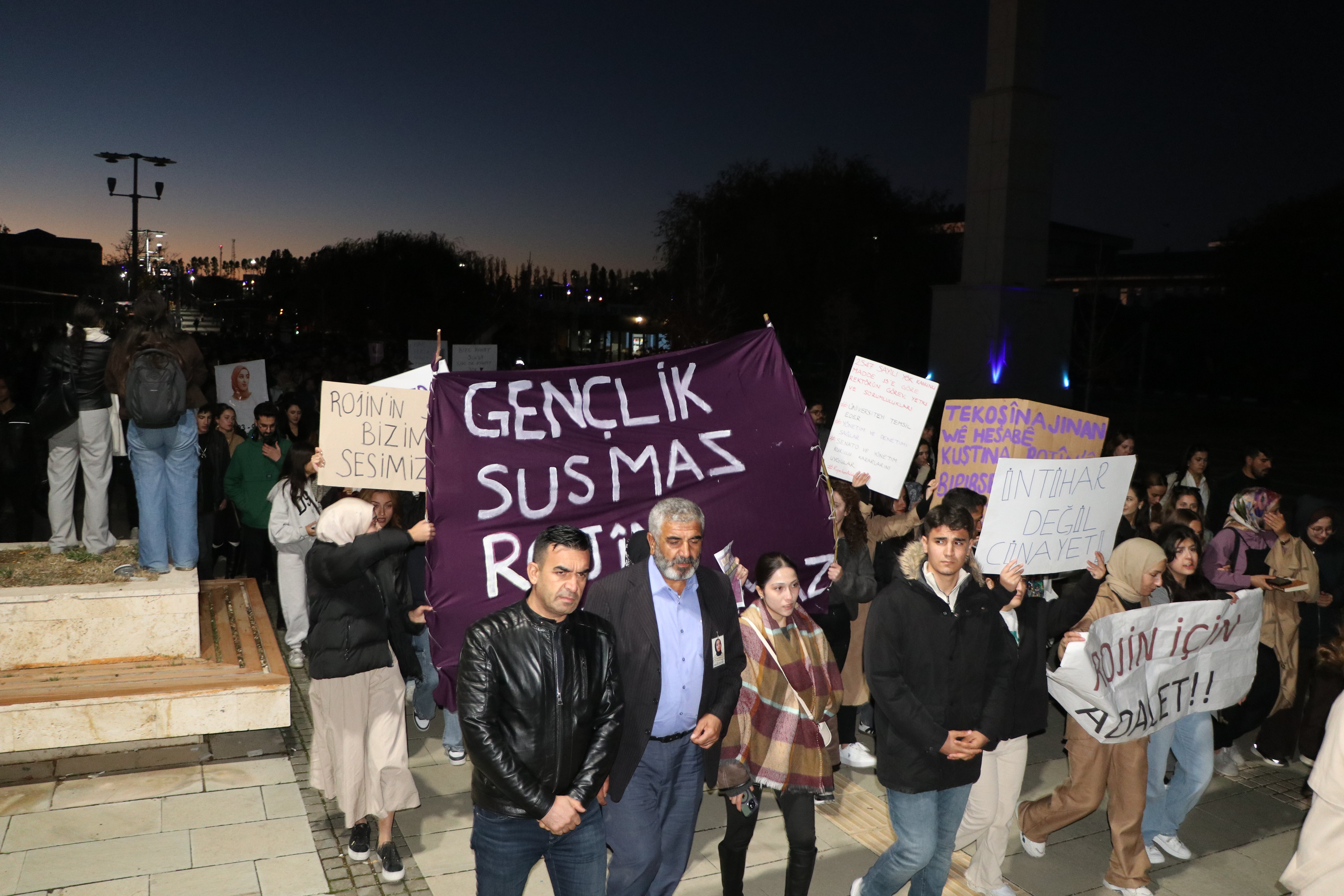 Rojin Kabaiş’in Babasından YYÜ Rektörüne Sert Tepki: ‘Kızıma Sahip Çıkmadın, Bari Gençlere Sahip Çık’