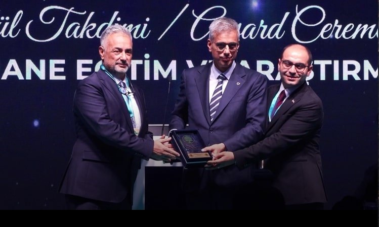 Sağlık Bakanı Kemal Memişoğlu,