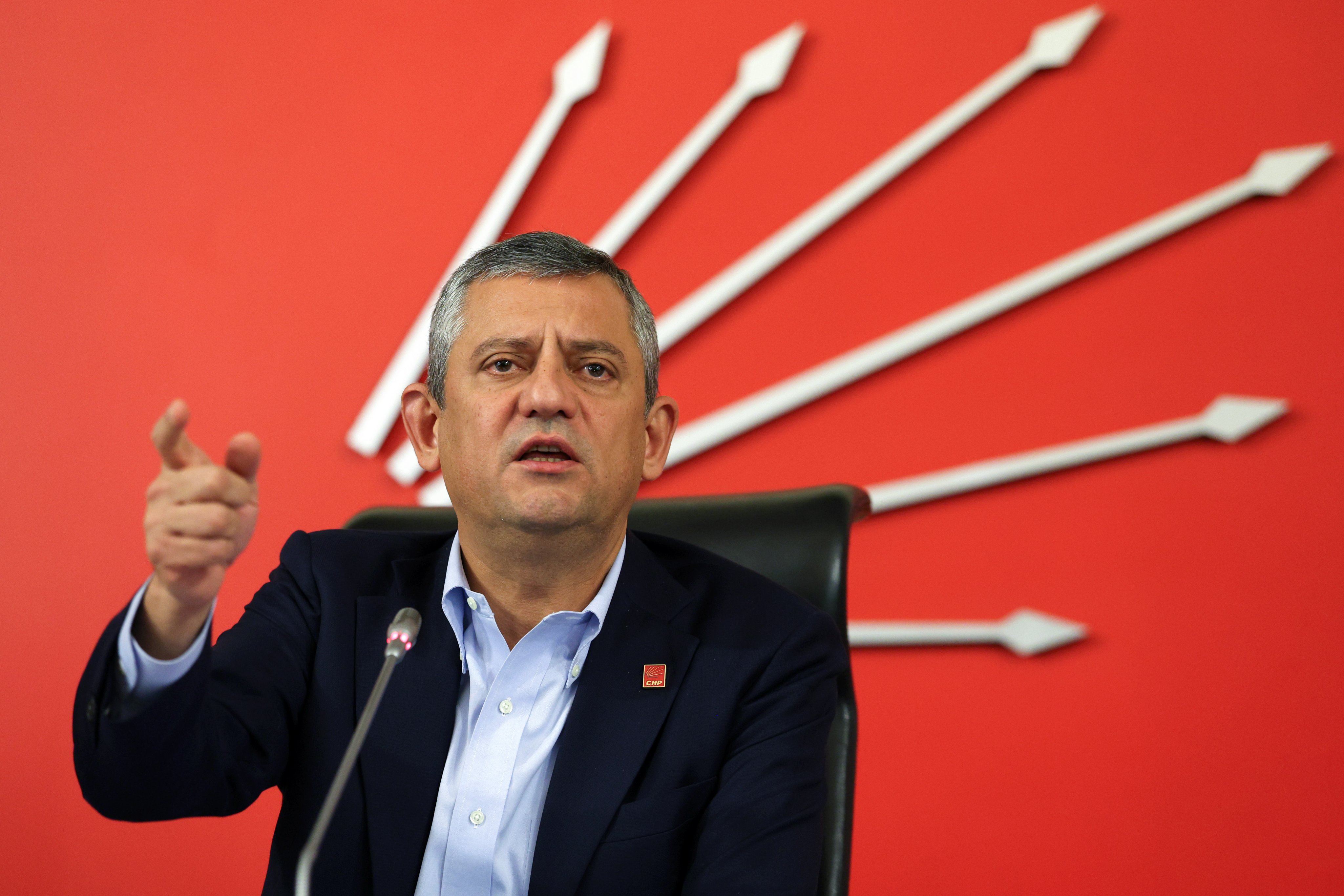 Özgür Özel’den Sert Cumhuriyet Bayramı Mesajı: Cumhuriyetimizin Yeniden Kurtarılmasına İhtiyaç Var